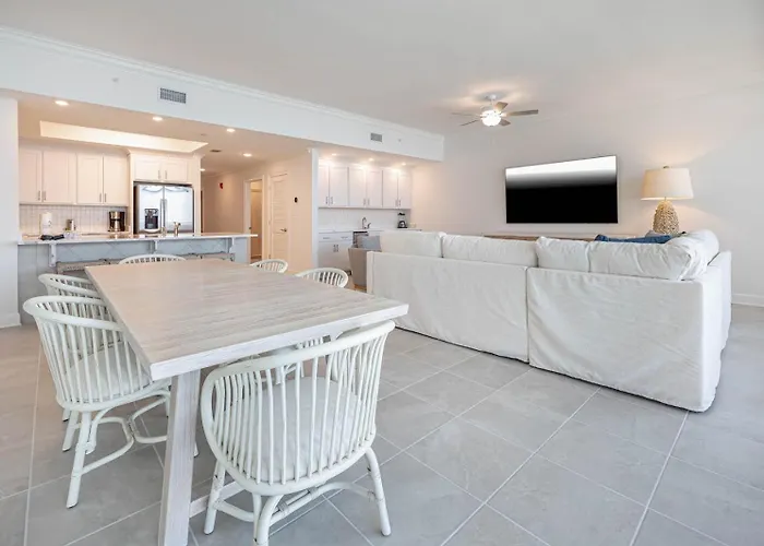 Phoenix Gulf Towers 1406 Apartment